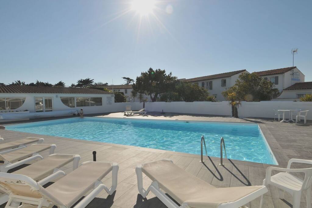pool deck
