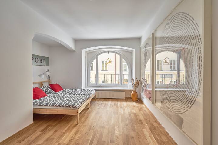 Art Loft in Central Munich; Four Big Bedrooms gallery image 2