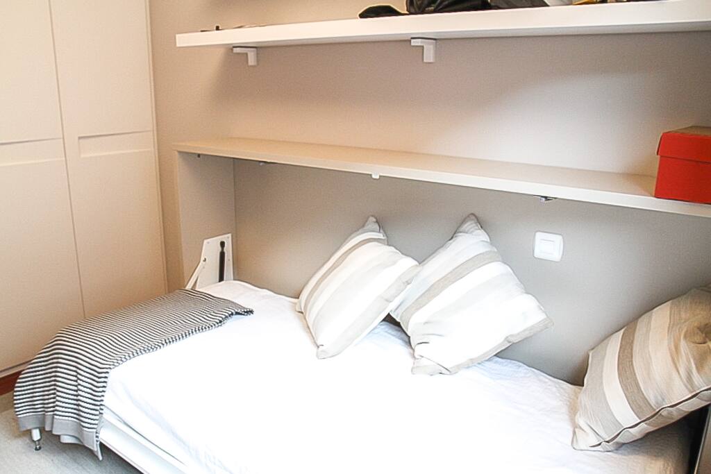 Habitación con cama de 90cm