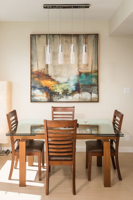 Dining Area - Plenty of room for dining-in and entertaining guests.