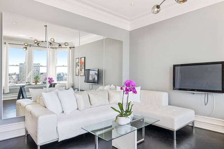 Pano View/ Winter Special 4BR/2.5BA in Nob Hill gallery image 4