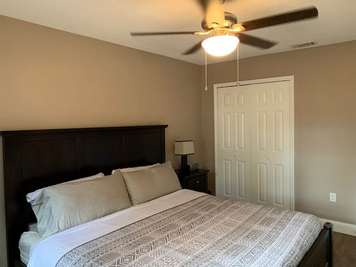 جناح رئيسي بسرير كبير