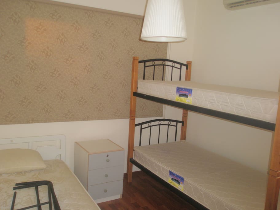One bedroom
3 single beds