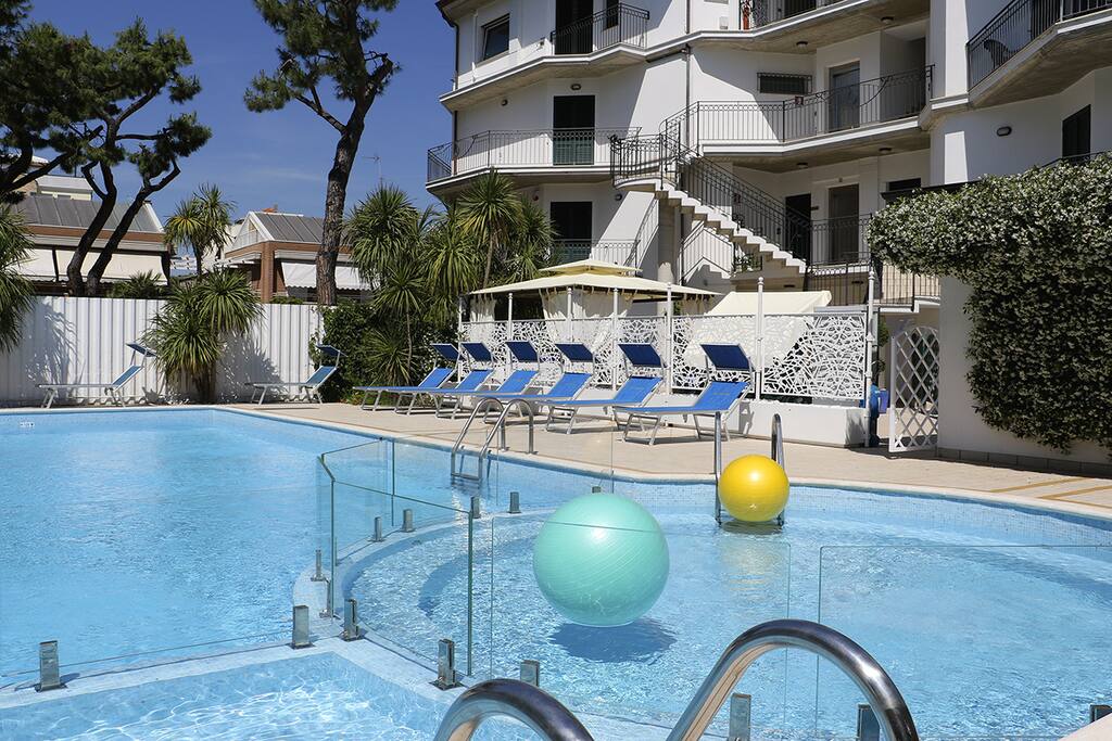 Piscina uso Residence