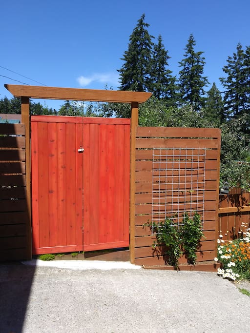 Guest Private Entry Gate