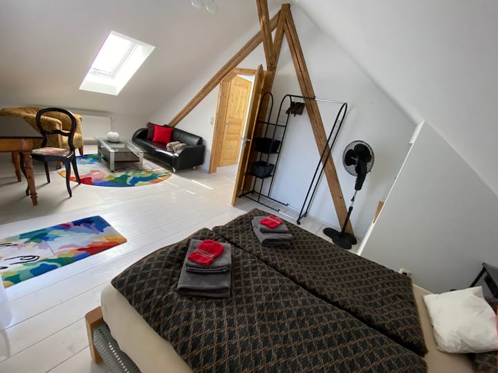 带阳台的南房间