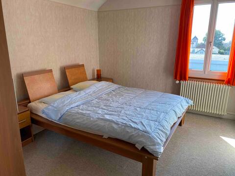 Nice apartment with free parking 3min from the train station