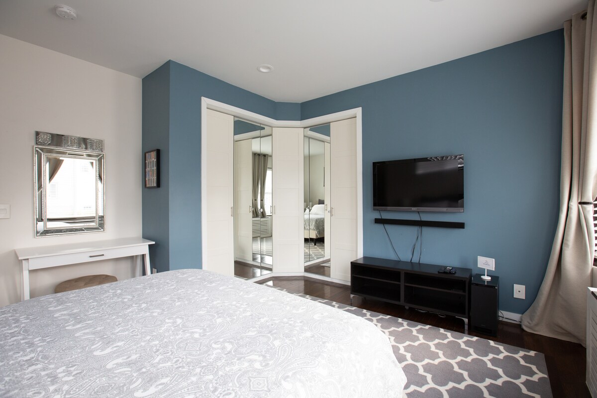 Beautiful Comfy Modern Apartment