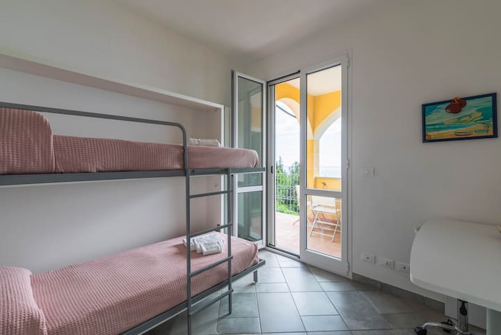 Chambre avec lits superposés