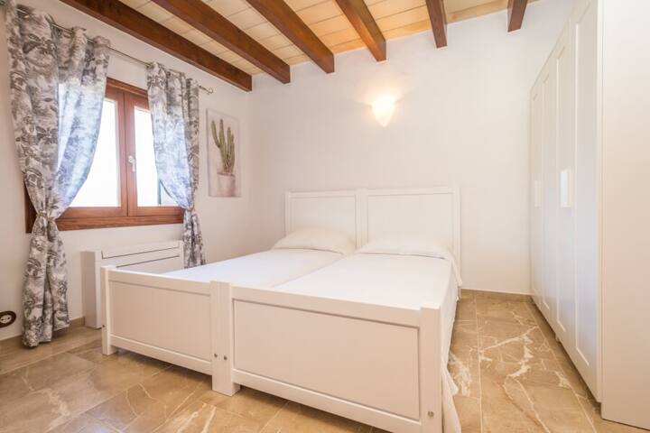 SEGUINOT GRAN gallery image 4