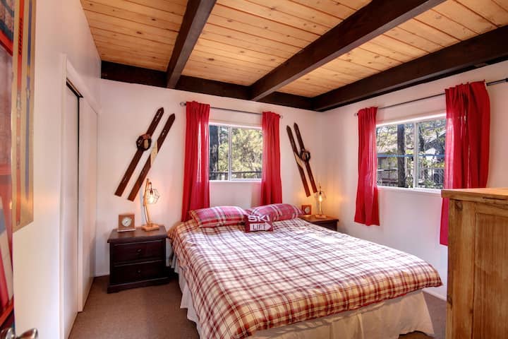 "The Master Cabin" ~ Bedroom 2 (lower level)

Photography by Junction Photo Co.