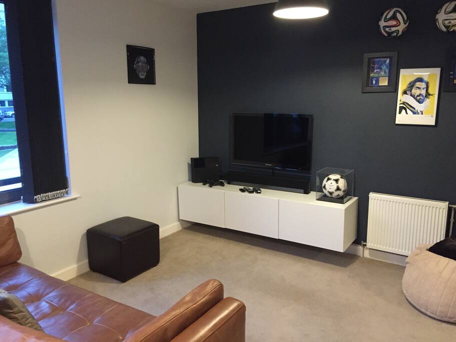 Front Room (TV & PS4)