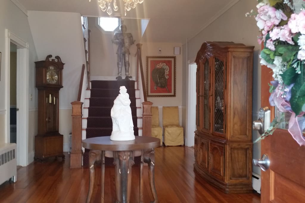 Large Entryway !