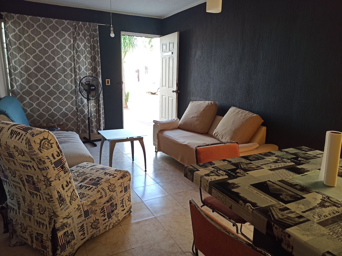 Anuncio de Airbnb popular: Casa Bonita Excellent Offer. en Fraccionamiento Caucel Ii