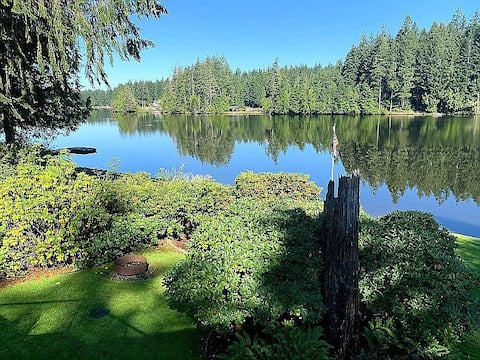 Lakefront with Sunset Views, incredible play yard