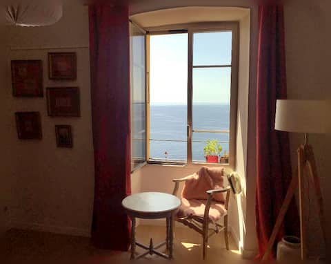 Top Airbnb: A cozy oceanfront setting à Bastia
