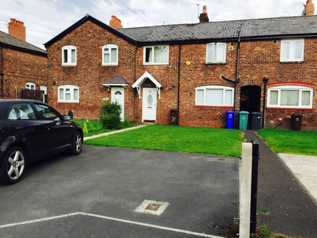 3 bedroom house in Burnage gallery image 2