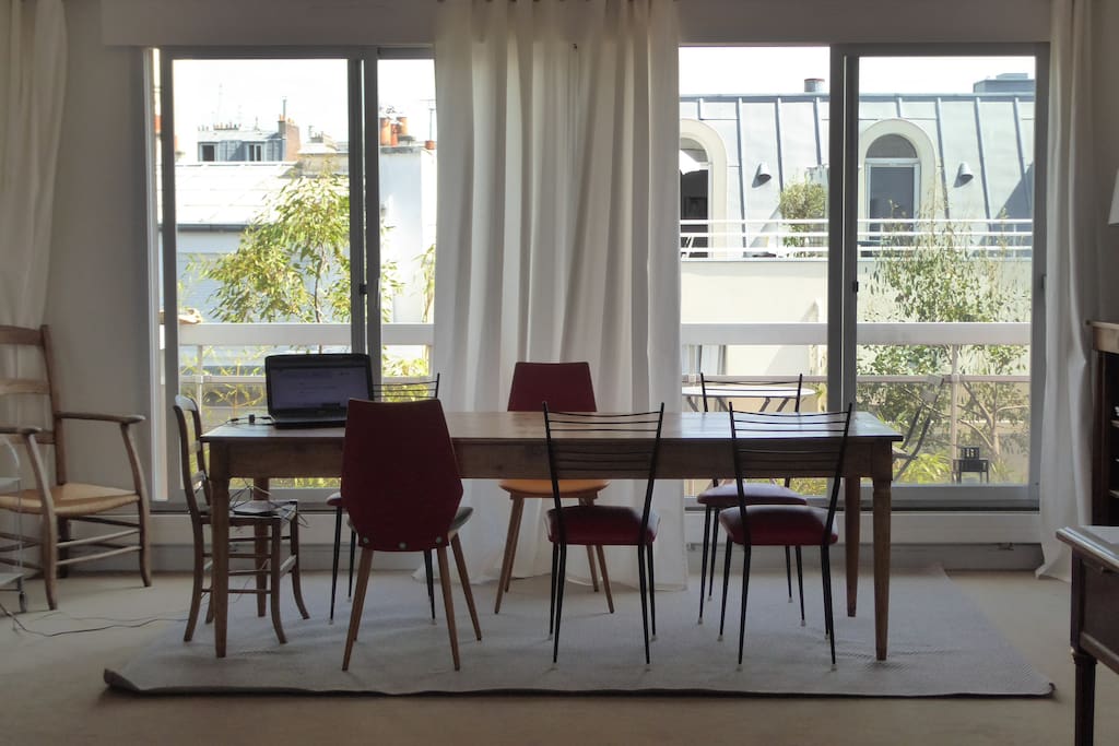 Dining room.