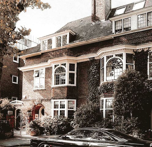 Chelsea Family House on River – Enquiries Only