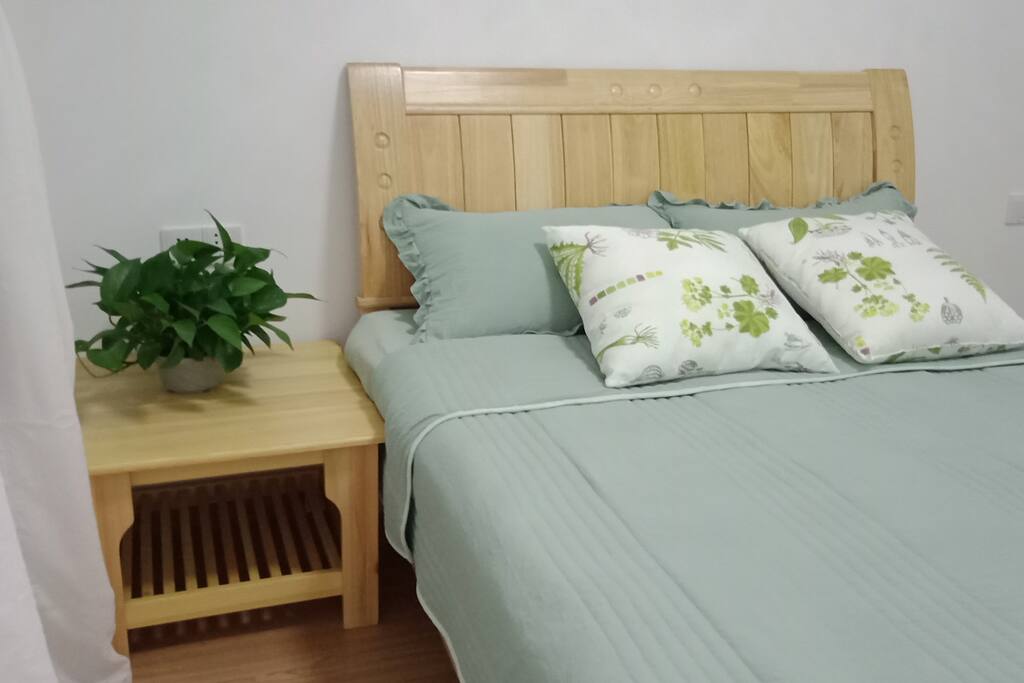 带飘窗大床房