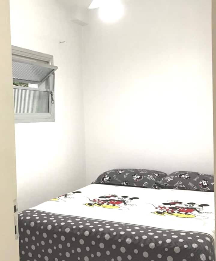 Spálňa III) s 1 manželskou posteľou