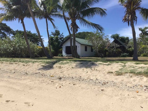 Matasawa. Absolute Beachfront. 15 min from airport