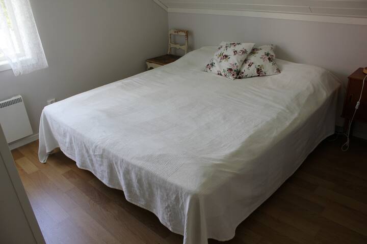 Dormitorio de arriba (180 cm)