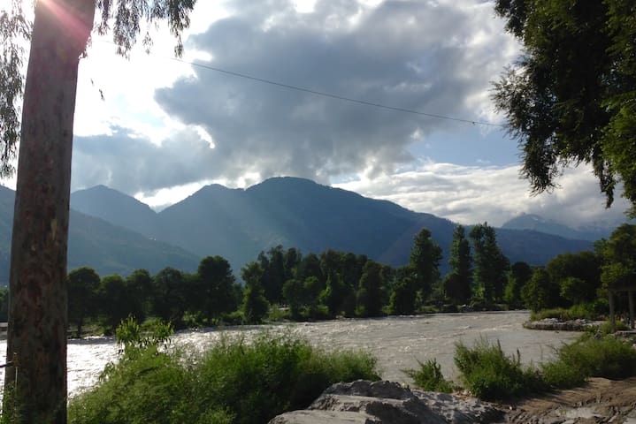 Bhuntar Tourism > Travel Guide, Best Attractions, Tours & Packages