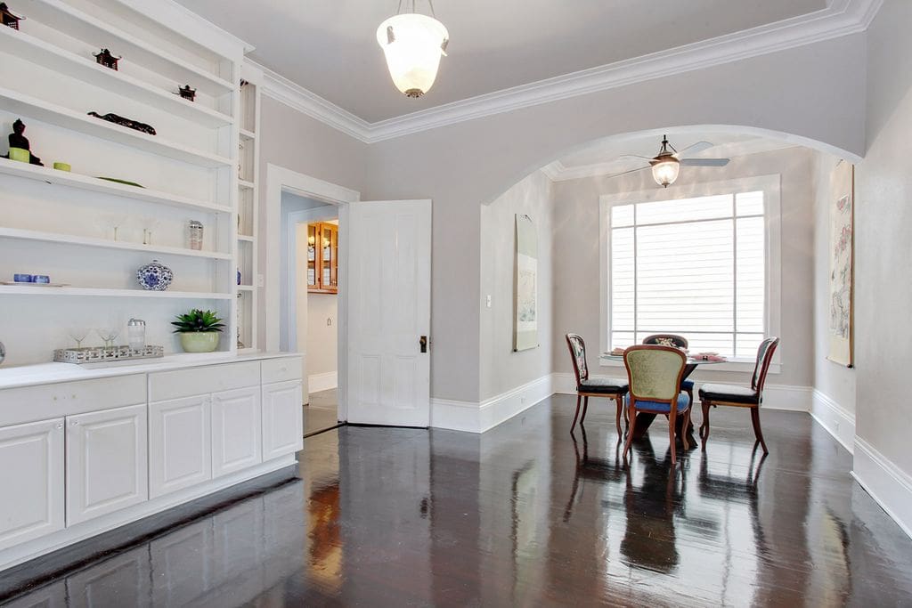 Dinning room seats 4