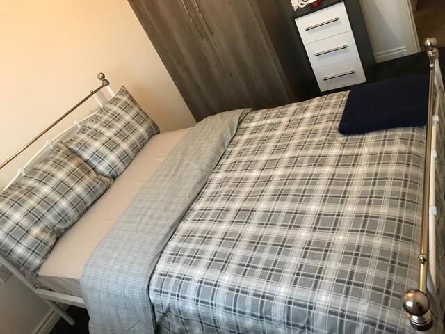 Cosy double room in private new build development