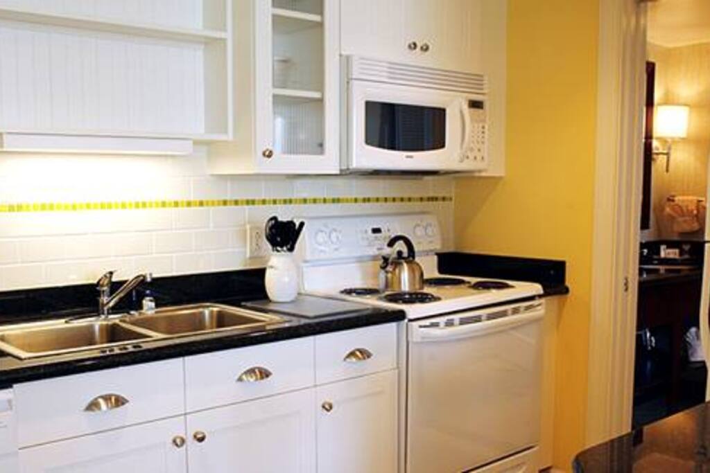 Full kitchen