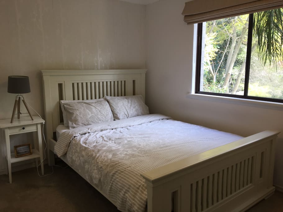 Main bedroom with Queen bed