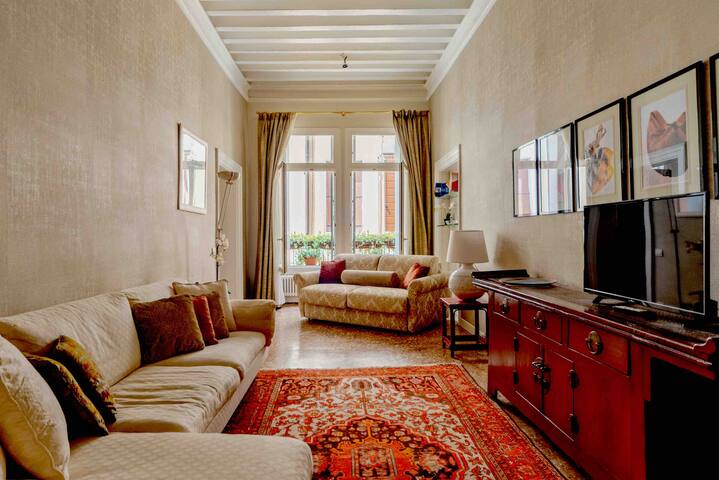 Luxury apartment near St. Mark’s square Venice gallery image 2