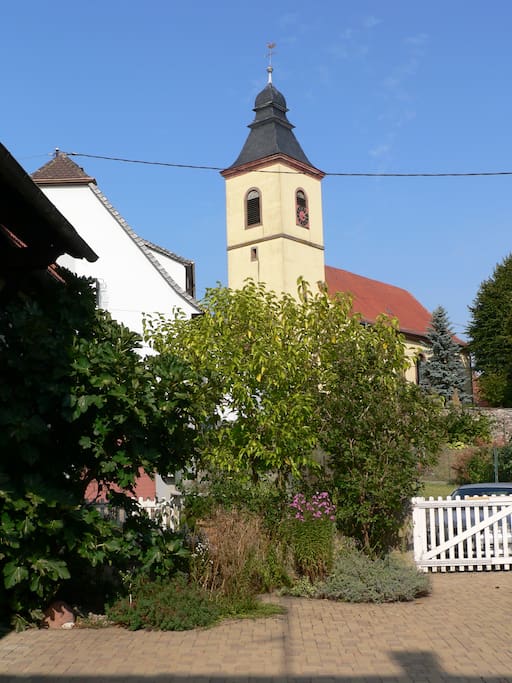Blick auf die Eglise mixte St. Georges