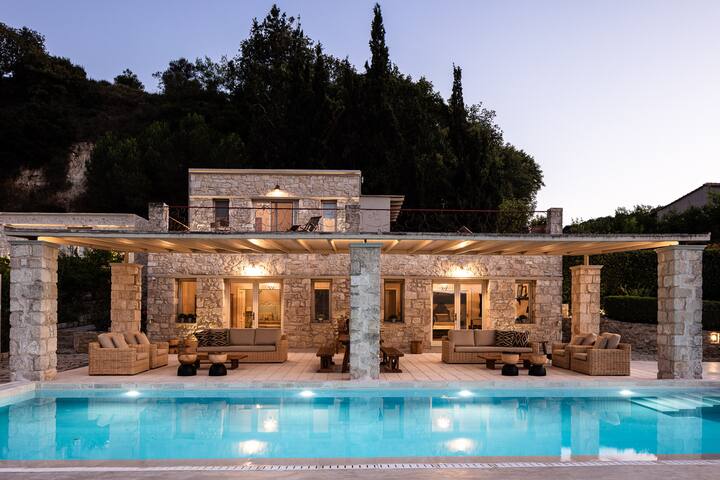 A Grand Estate, with 2 Pools, Gym & Tennis Court
