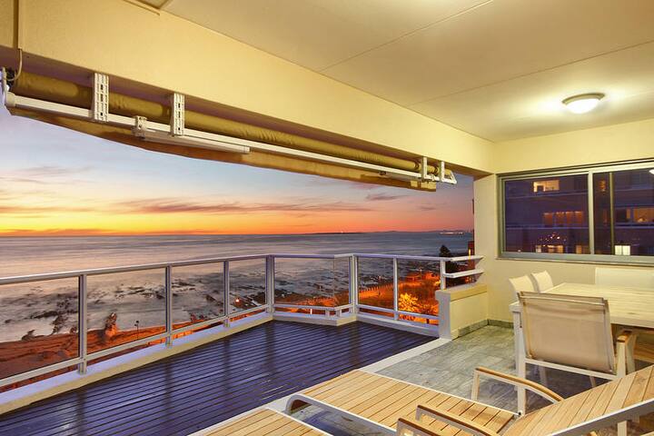 Penthouse @ 259 On Beach gallery image 3
