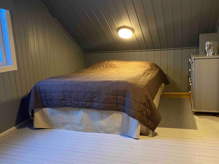 Kitanda cha Dbbl (sentimita 160x200)
Ghorofa ya pili