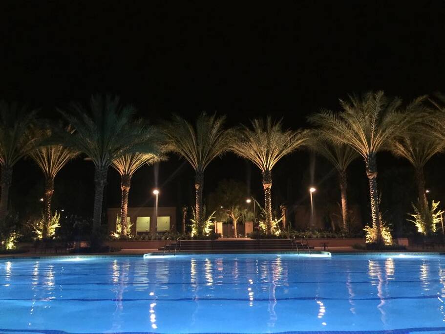 Enjoy romantic time at the pool.
