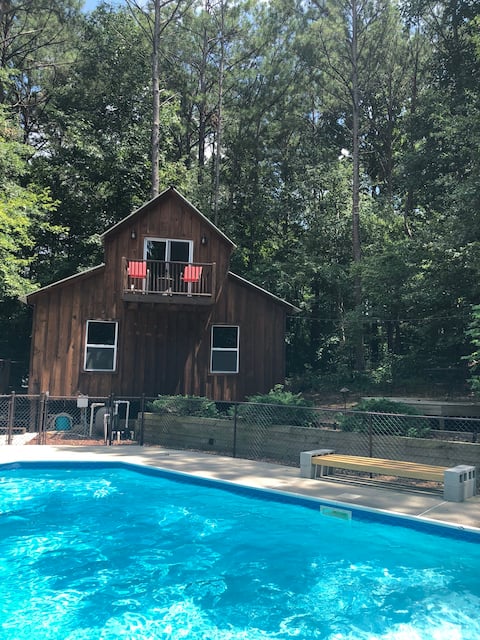 Atlanta entire 2 levels  family home pool house