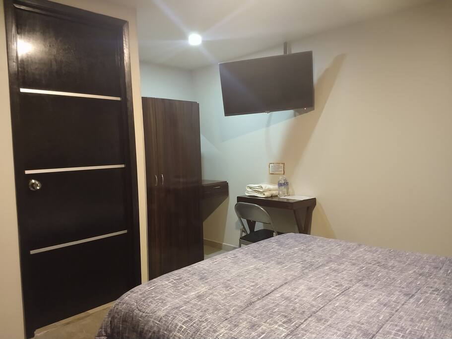 TV con cable, Closet y Baño privado