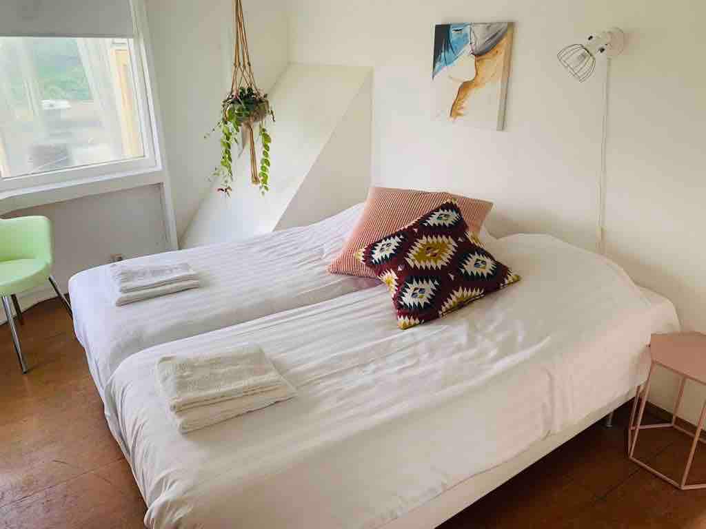 חדר שינה זוגי 1 (כולל מיטה זוגית)