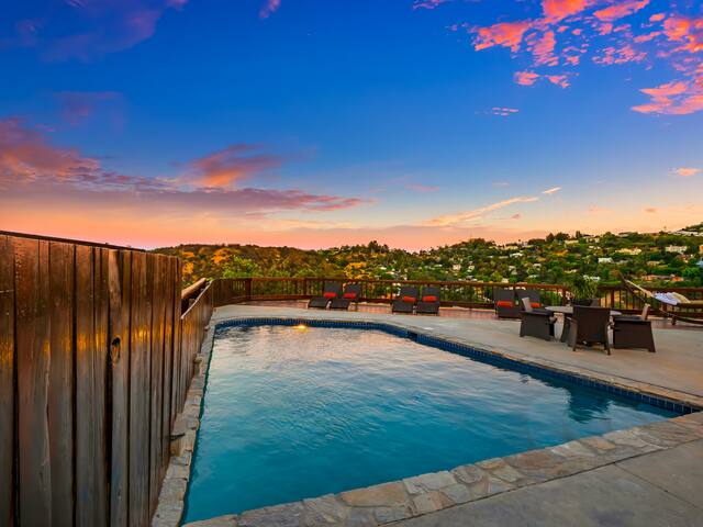 MULHOLLAND HILLS RETREAT W/BEST VIEWS IN LA gallery image 4