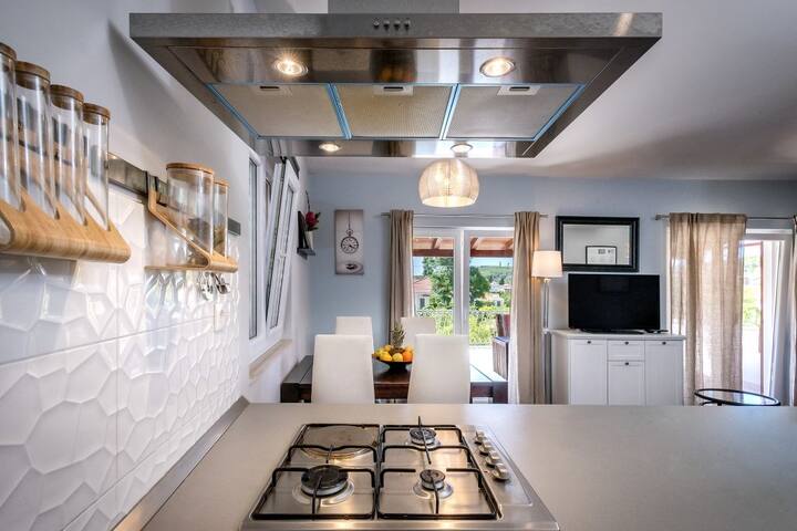 Stylish&Full Equipped-Quiet CENTER!