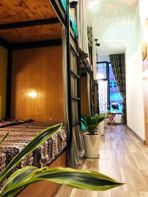 Mixed 8-bed dorm
