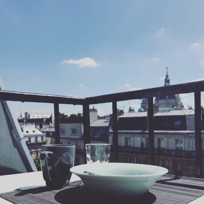 Petit Balcon donnant directement sur le Boulevard Saint Michel