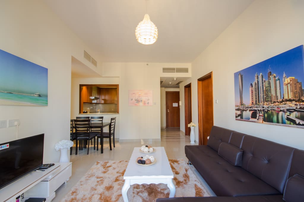 The apartment is set up for 6 persons.