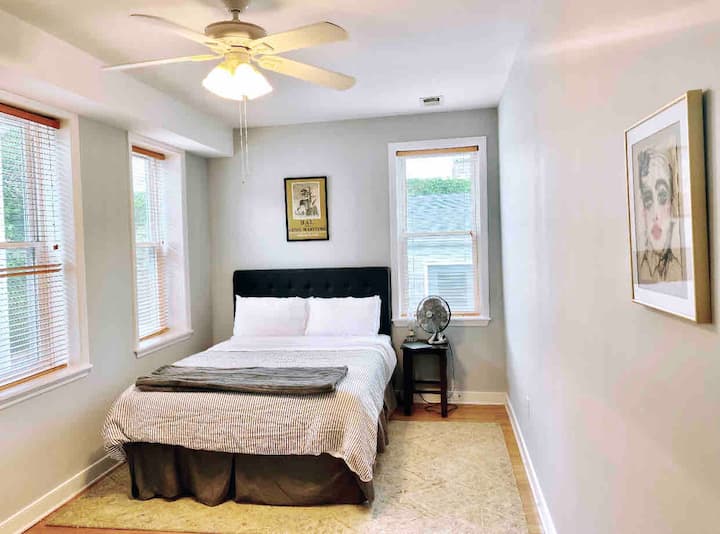 Втора спалня (със собствена баня) 