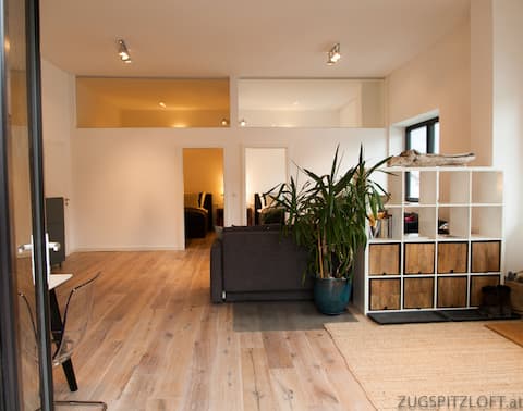 Leistungsstarkes Airbnb: Zugspitzloft-90 sqm LOFT (2-5 pers.) with mountain views in Ehrwald