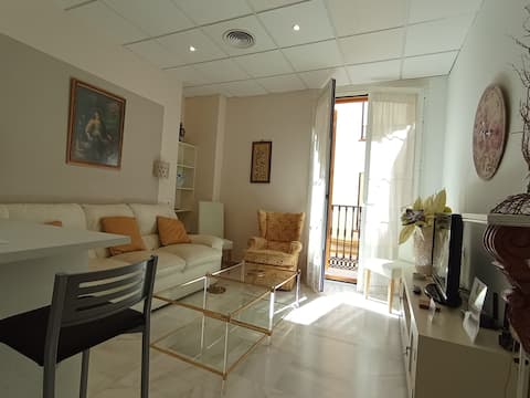 Popular Airbnb listing: Strachan Home Málaga in Soho