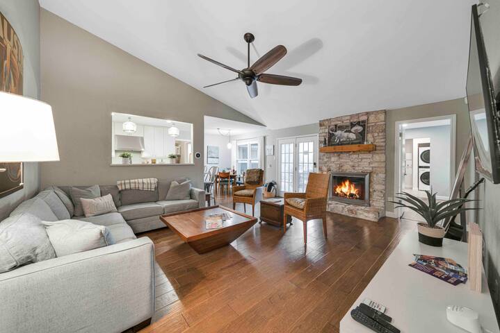 TheHideawayVaca – South Austin:Backyard Pool Oasis gallery image 5